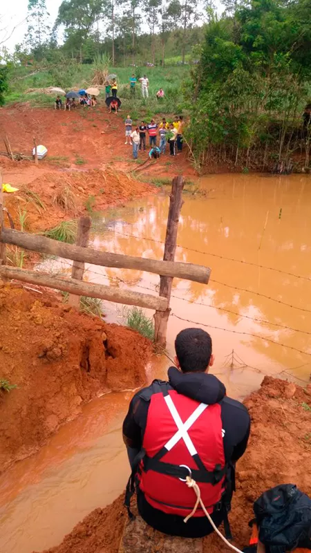 Mulher pula em lagoa para salvar marido, e ambos morrem afogados 1 morte em rio espera bombeiros 1