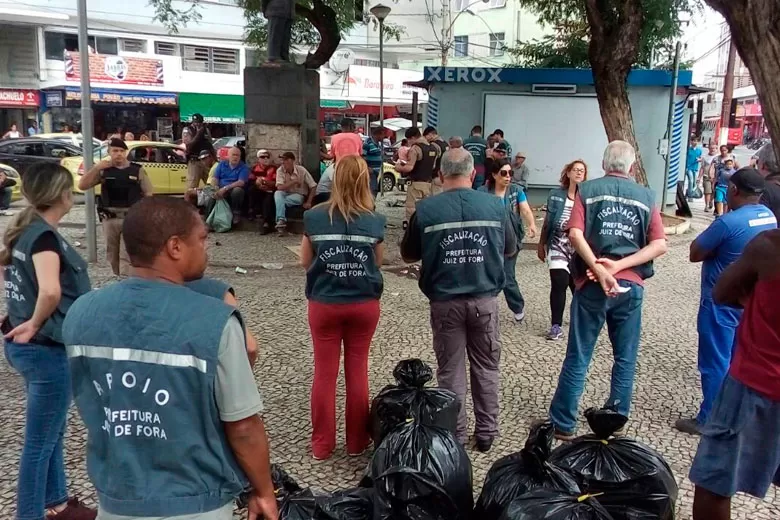 Fiscalização, Guarda e PM atuam na Praça do Riachuelo 1 fiscalização 1 olavo
