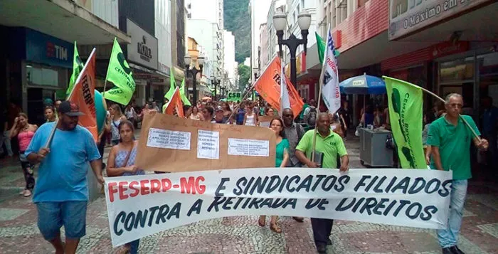 Servidores da Amac vão às ruas contra chamamento público 1 manifesta olavo 2