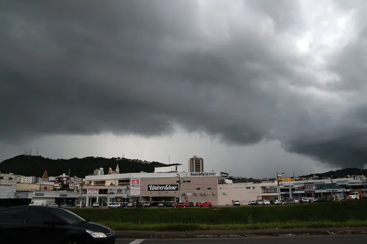 Tempo permanece instável até sexta-feira em JF 1 tempo interna priamo