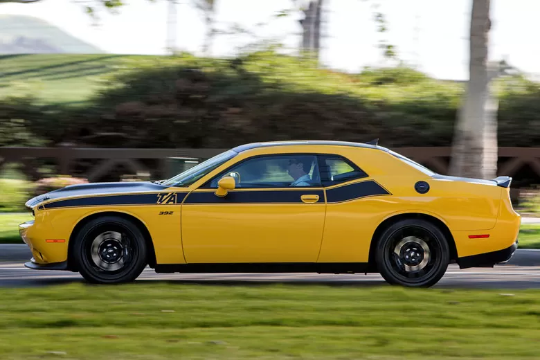 Dodge Challenger T/A: retrô, musculoso e tecnológico 3 Dodge02