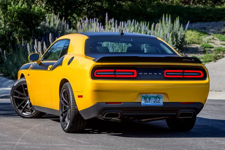 Dodge Challenger T/A: retrô, musculoso e tecnológico 2 Dodge03
