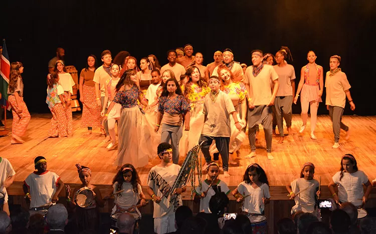 Teatro Paschoal Carlos Magno é inaugurado com presença de autoridades 1 gente em primeiro lugar marcelo
