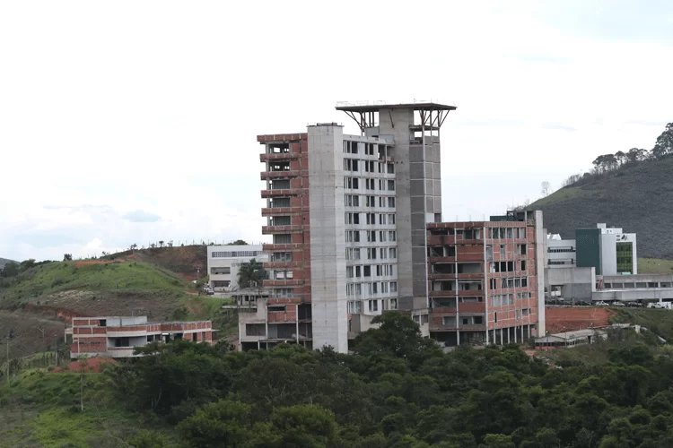 Sem novo HU, centenas de profissionais concursados estão ociosos 1 priamo