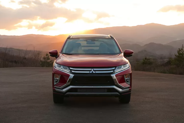 Mitsubishi Eclipse reencarna como crossover aventureiro 1 vi060318 01