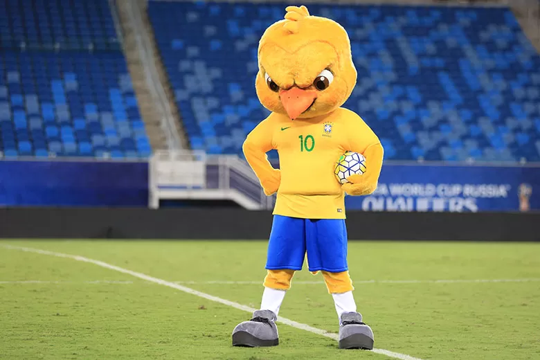 Mascote da Seleção Brasileira, 'canarinho enfezado' cai no gosto popular 1 canarinho enfezado