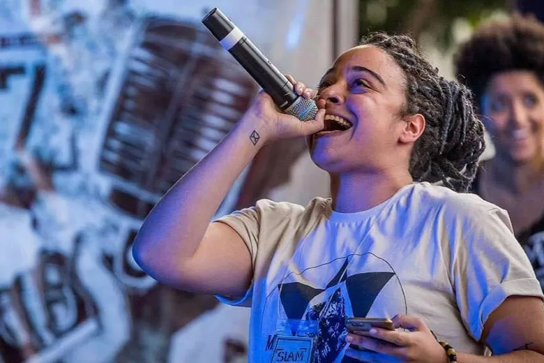 Série mostra como o slam está criando uma nova geração de poetas em JF 2 laura conceicao capa
