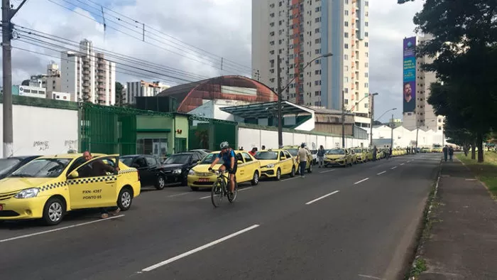 Motoristas fazem corrida aos postos em busca de combustível 2 posto bebel1