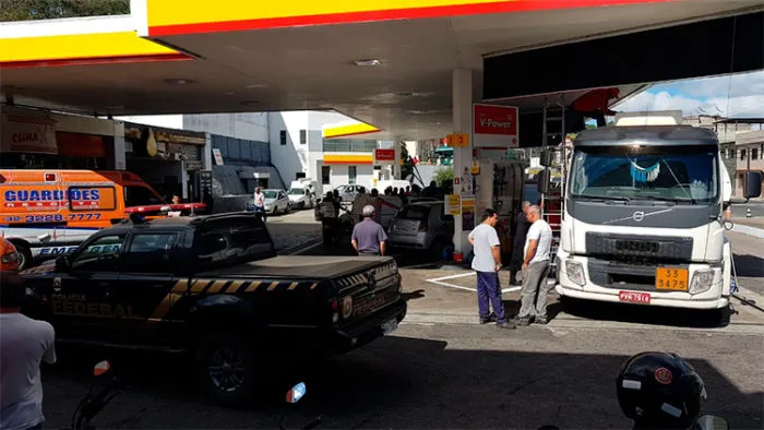 Motoristas fazem corrida aos postos em busca de combustível 4 posto tlp leo 3