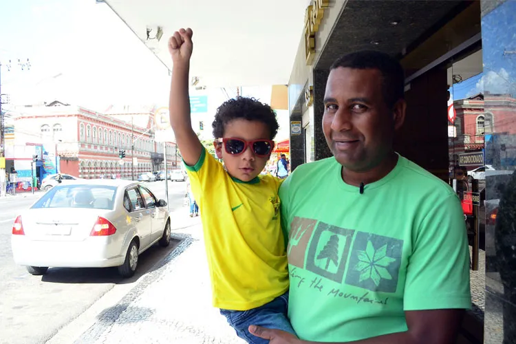 Pré-jogo muda rotina e clima das ruas de Juiz de Fora 9 Sebastião e Davi