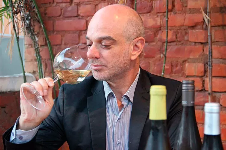 Um pouco da história da bebida mais conhecida no mundo 2 wine2