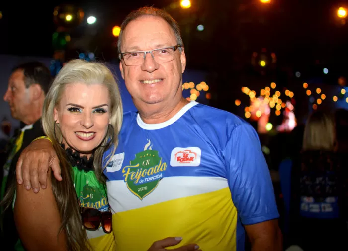 Ana Lúcia e José Maria Scafutto clicados na Feijoada da Torcida 1 Ana Lúcia e José Maria Scafutto Foto: Brendha Torres