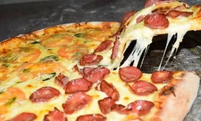 Pizza de dois sabores: é justo pagar pelo mais caro? 2 Pizza