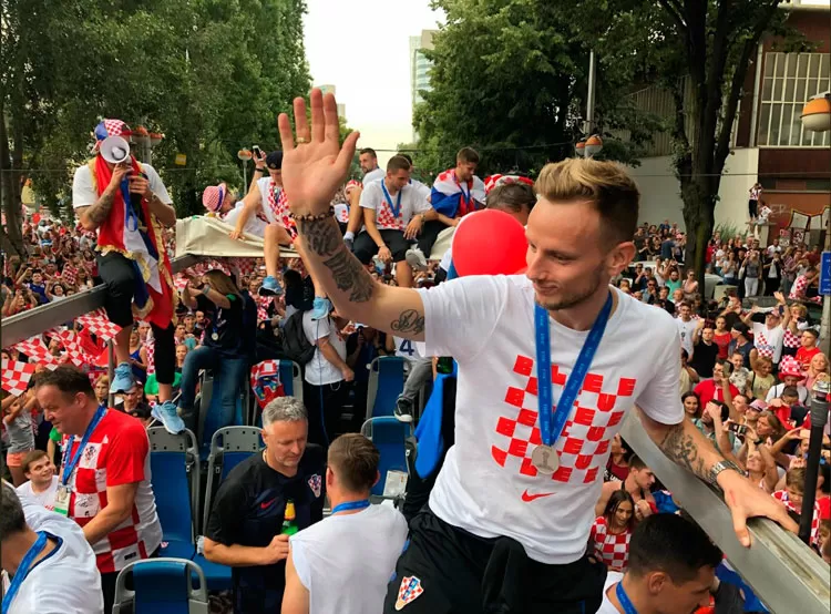 Seleção da Croácia desembarca em Zagreb ovacionada por 60 mil pessoas 1 croacia interna2