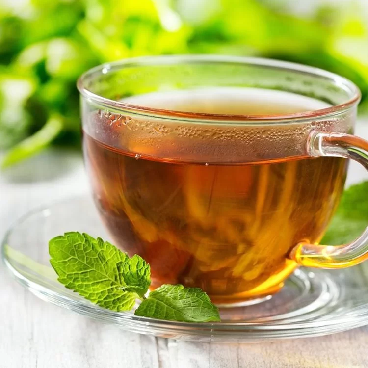 7 chás que melhoram a saúde 13 lifeandstyle chas que melhoram a saude erva cidreira