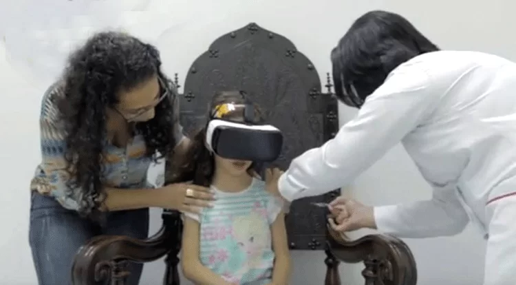 Óculos de realidade virtual prometem distrair jovens, enquanto recebem vacina ou o sangue é coletado 1 vida mais oculos