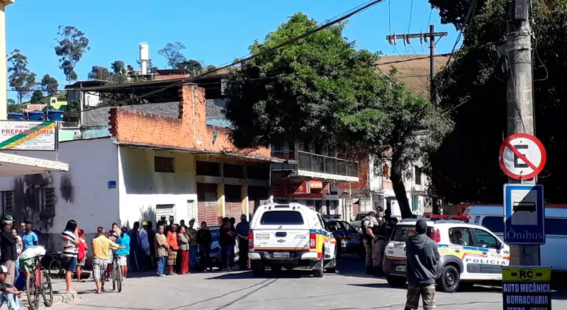 Homem de 25 anos é executado com 20 tiros na Zona Norte 1 homicidio igrejinha by leonardo costa