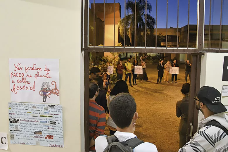 Estudantes protestam contra assédio na UFJF 1 protesto assedio marcelo