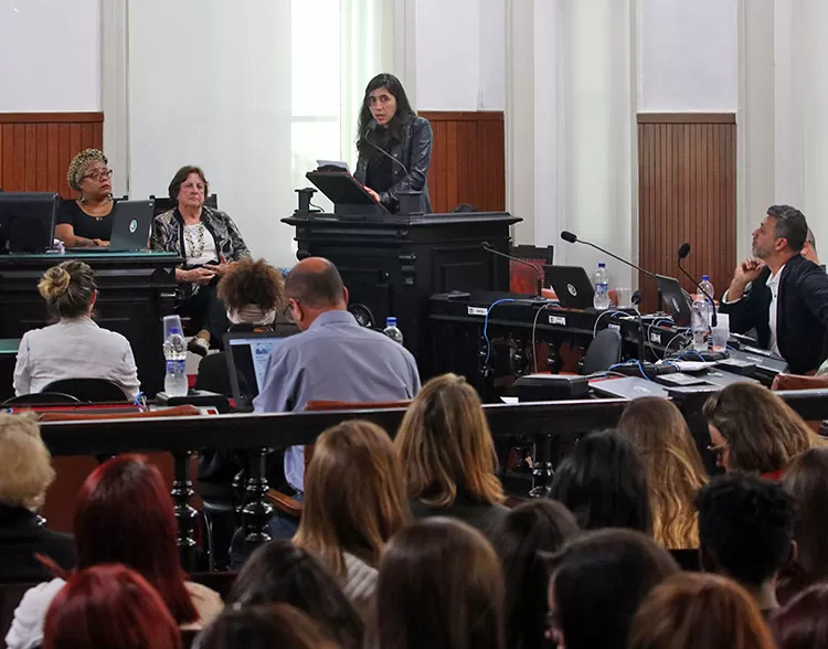 Audiência na Câmara de JF cobra ações de combate à violência contra a mulher 2 sandra-by-felipe