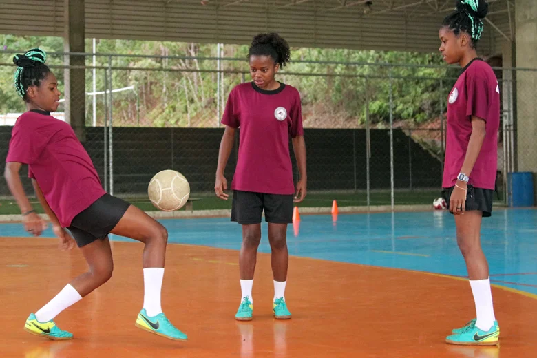 'Trigêmeas' compartilham sonhos e a paixão pelo futsal 2 futsal2