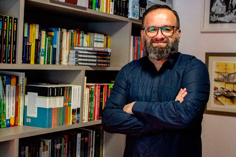 Professor da UFJF lança livro sobre trajetória de Plínio Salgado 1 leandolivreo