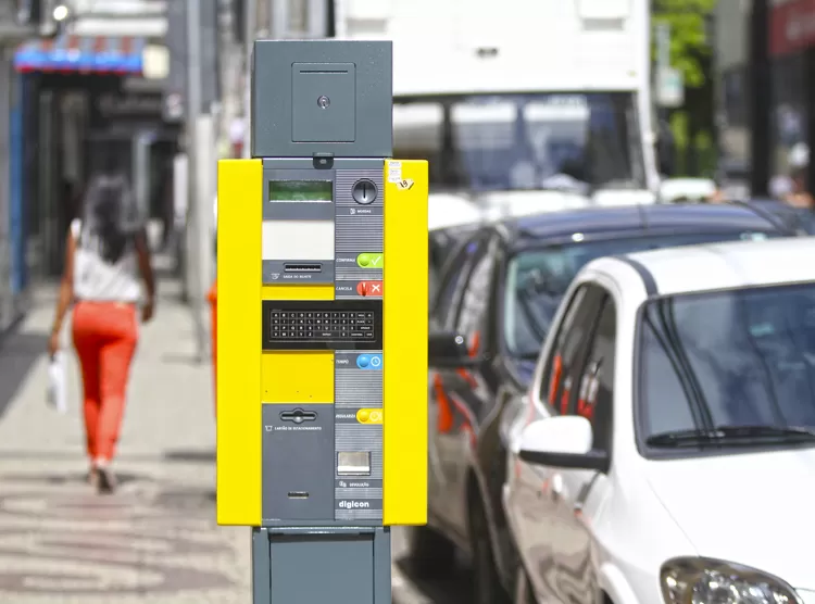 Estacionamento Solidário reverte recursos para fundação social 1 parquímetro Felipe