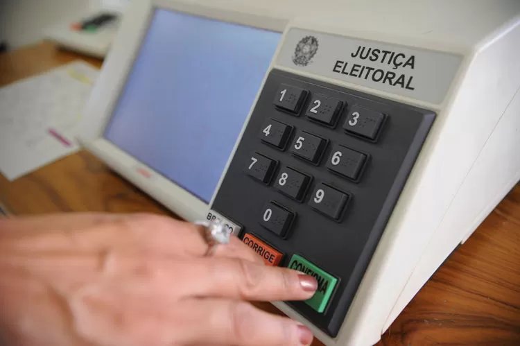 mesários aparecem como voluntários nas eleições 2020, apesar da pandemia