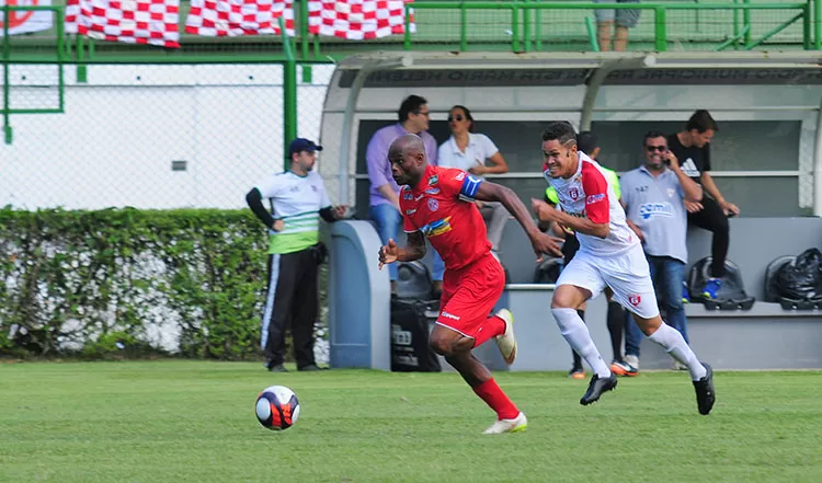 Maior artilheiro do Mário Helênio, Ademilson sonha com marca de 70 gols 2 ademilson foto marcelo ribeiro