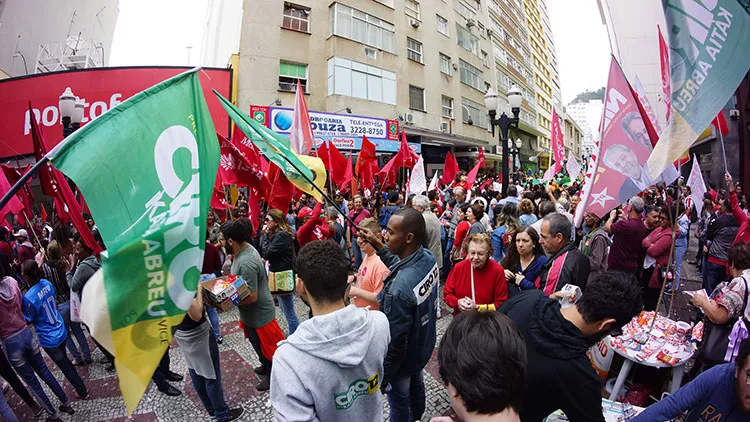 Véspera do 1º turno das Eleições tem clima de campeonato no Calçadão 2 calcadao olavo 2