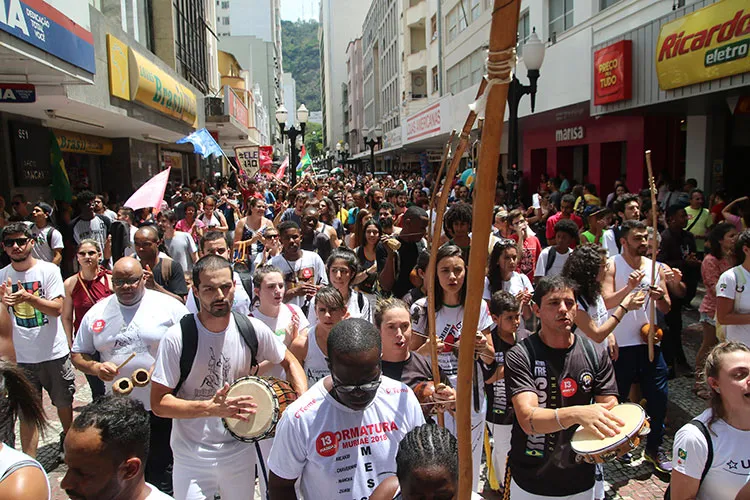 Eleitores de Bolsonaro e Haddad voltam a movimentar Calçadão da Halfeld 1 campanha eleitoral calcadao fernando 41
