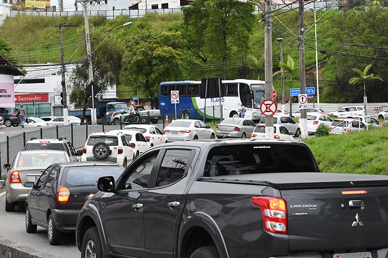 Carreta perde freio e interdita acesso para a Cidade Alta 3 carreta by marcelo 6