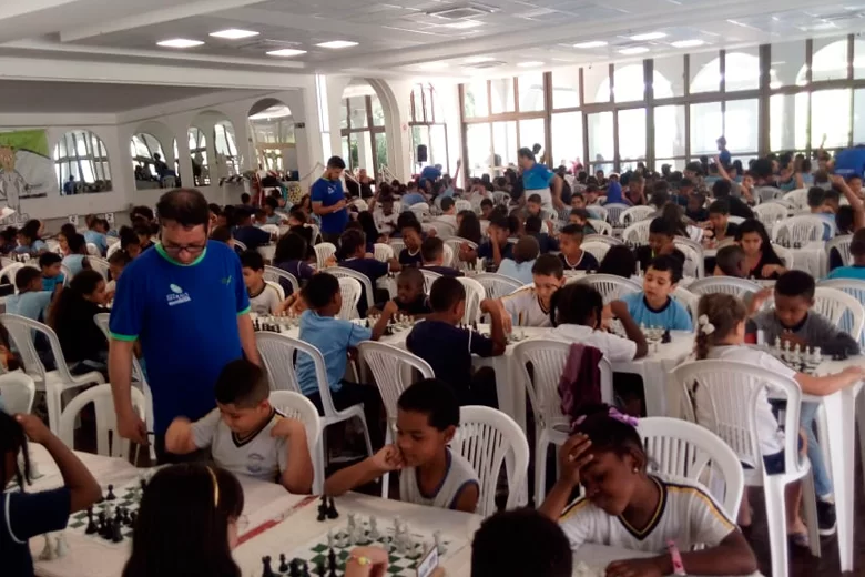 E.M. Gabriel Gonçalves da Silva ganha torneio de xadrez 1 xadrez divulgação