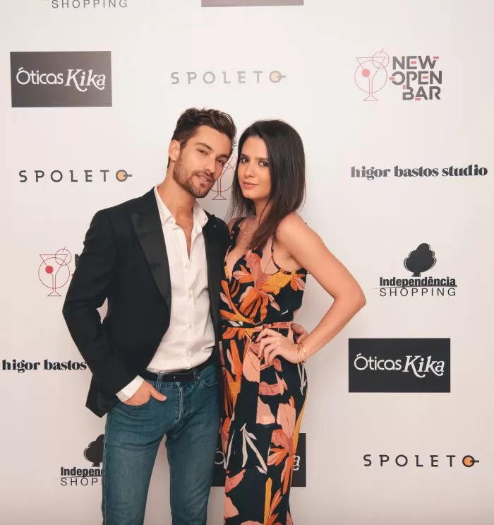 Higor Bastos e Amanda Manera clicados na mostra fotográfica dele, no Independência Shopping 1 Higor Bastos e Amanda Manera clicados na mostra fotográfica dele, no Independência Shopping Foto: Igor Tibiriçá