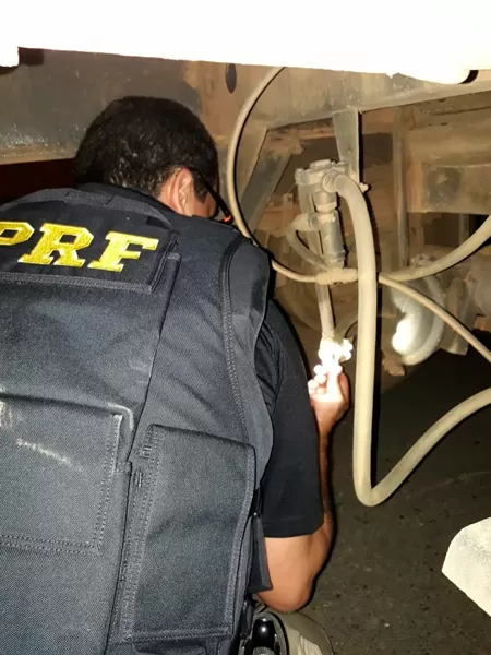 Caminhoneiro é detido pela PRF por "isolar o freio" de bitrem 1 Rodovida PRF 1