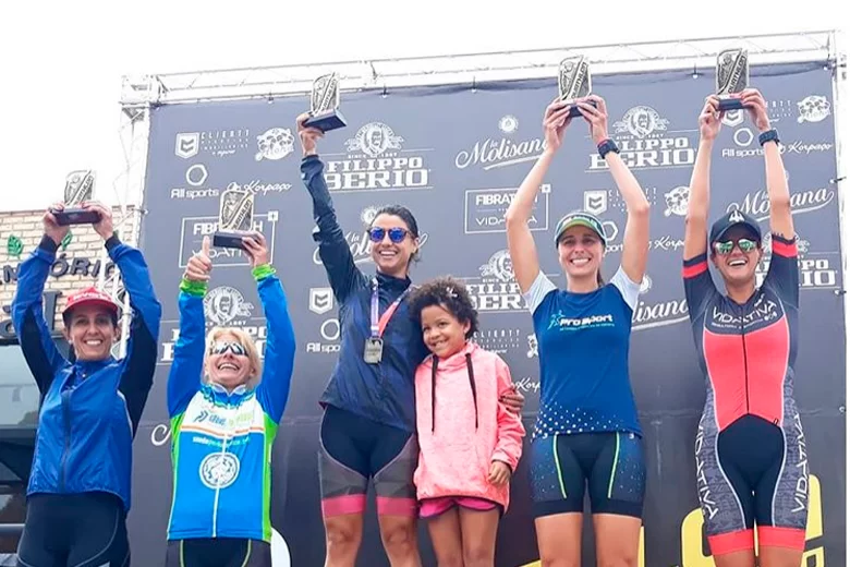 Antônio Bravo e Juliana Scher vencem o 14º Duathlon Thiago Machado 2 podiofeminino