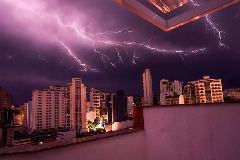 Juiz de Fora registra 1.275 raios na segunda-feira 3 raio sula