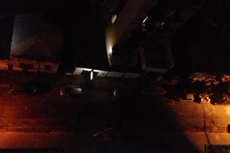 Poste apagado gera insegurança para moradores 1 VU 14 03 poste apagado