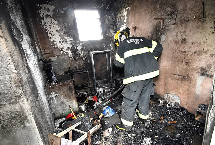 Moradora é encontrada caída em banheiro durante incêndio 1 incendio sao geraldo marcelo ribeiro1