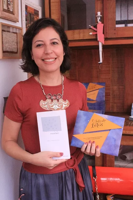 A escritora mineira Raquel Junqueira Guimarães dá voz a uma criança para explicar o infinito 2 Raquel junqueira guimarães 2