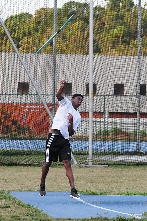 Luiz Maurício bate recorde no Mineiro de Atletismo e conquista índice para o Pan 1 esp mauruicio dardo vertical marcelo