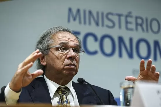 Brasil deixa grupo das dez maiores economias do planeta 1 guedes jose cruz abr e1581690345638
