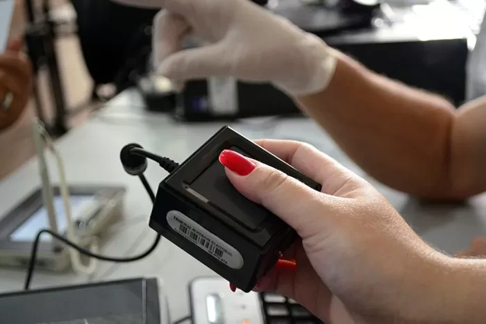 Quase 230 mil eleitores ainda não fizeram biometria em JF 1 biometria olavo prazeres capa