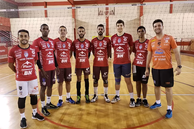 JF Vôlei inicia treinamentos e apresenta equipe "caseira" 1 esp jf volei foto mauricio bara