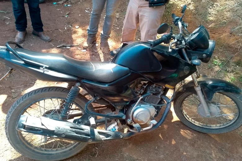 Mulher é agredida e estuprada na estrada de Chácara 1 moto estupro pm