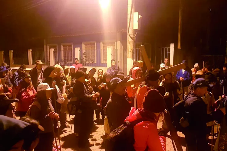 Com fé se faz um bom caminho - Juiz de Fora a Aparecida 2 terço a noite