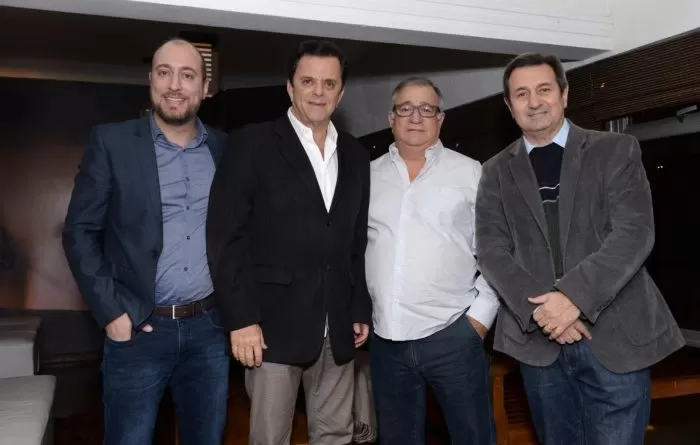 Rodrigo Fonseca recebeu Ricardo Campelo, Aloísio Gonçalves e Isauro Calais para o 'coq' de lançamento do novo portfólio de serviços da FiscoExpert 1 No Arigatô, Rodrigo Fonseca recebeu Ricardo Campelo, Aloísio Gonçalves e Isauro Calais para o 'coq' de lançamento do novo portfólio de serviços da FiscoExpert Consultoria Empresarial Foto: Wólmer Monteiro