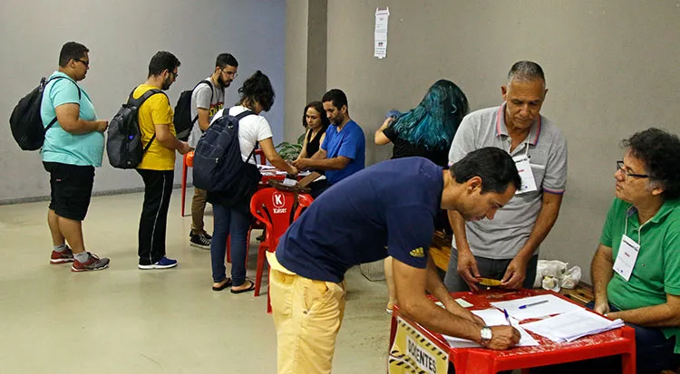Contagem de votos de consulta da UFJF começará nesta quarta 1 Consulta-pública-UFJF-by-Felipe-Couri