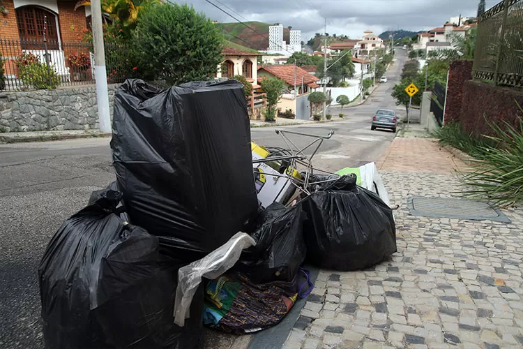 RUA-ANE-GÁRIOS-BAIRRO-BOM-CLIMA-