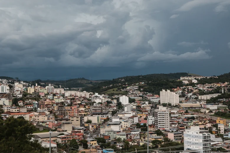 Inmet aponta chuva forte e frio nos próximos dias em JF 1 tempo 2 priamo