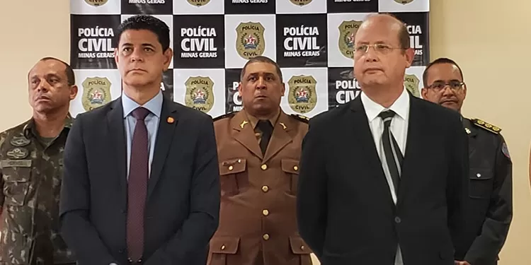 Polícia Civil homenageia colaboradores com medalhas 1 homenagem 2